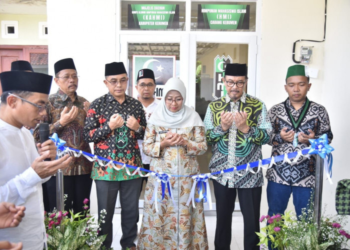 Bupati Kebumen Resmikan Sekretariat KAHMI dan HMI