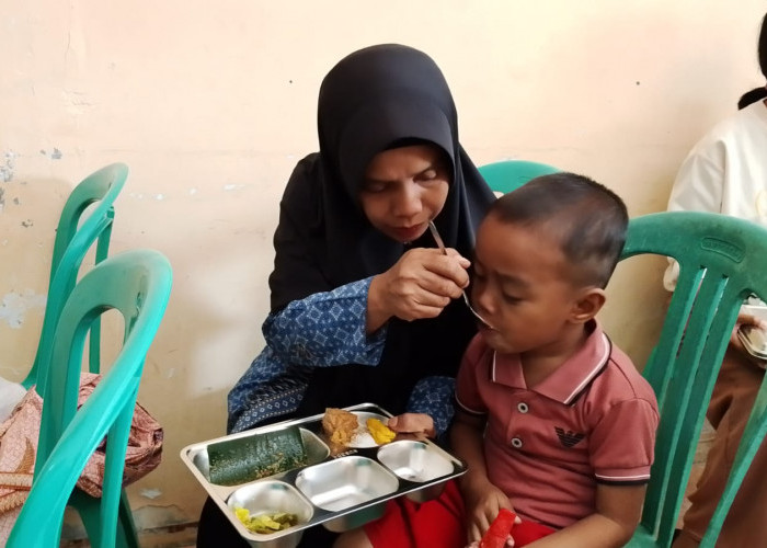 MBG Perdana Menjangkau 256 Warga Banjarpanepen, Kader Desa Antar Menu Bergizi ke Rumah Ibu Hamil