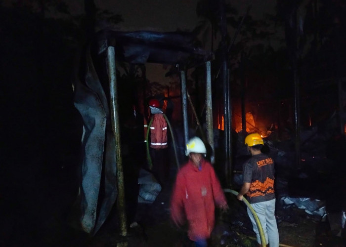 Baru Empat Hari Diisi, Ribuan Ayam Hangus Terbakar di Kedungbanteng Banyumas