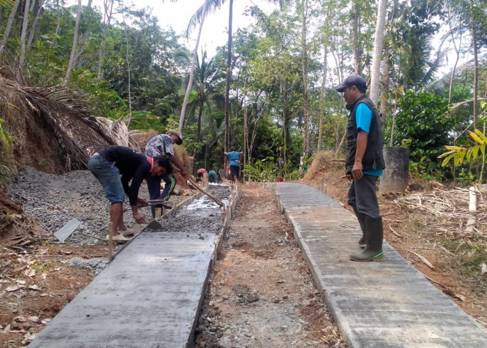 Bangun Jalan di Banyumas Kesulitan Akses, Biaya Tenaga Kerja Bengkak 