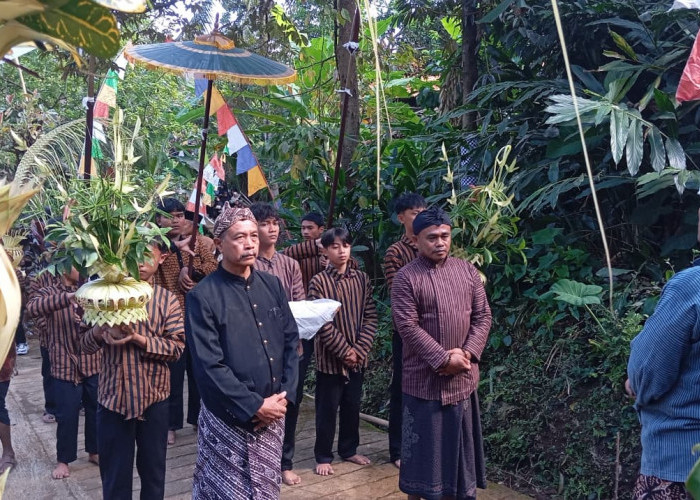 Suran Manunggal 1448 H Dihiasi Kirab 100 Tumpeng dan Gunungan Hasil Bumi