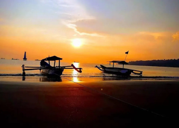 Menikmati Pesona Keindahan Sunset di Pantai Teluk Penyu Cilacap, Bikin Betah!