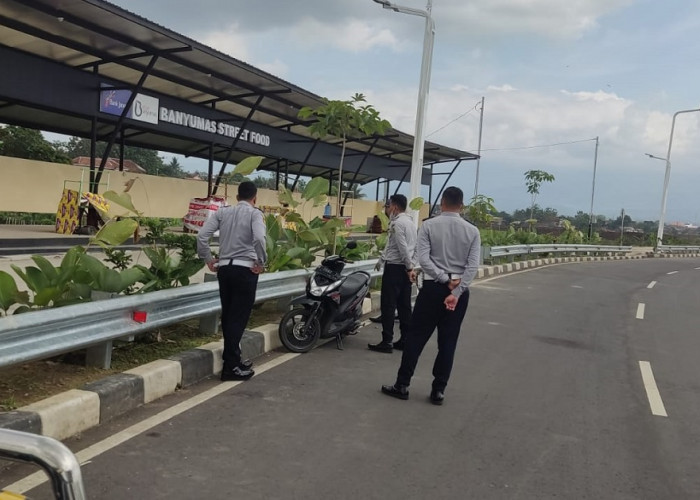 Parkir Liar di Bahu Jalan Bung Karno, Dinhub Beri Teguran Ke Pengendara