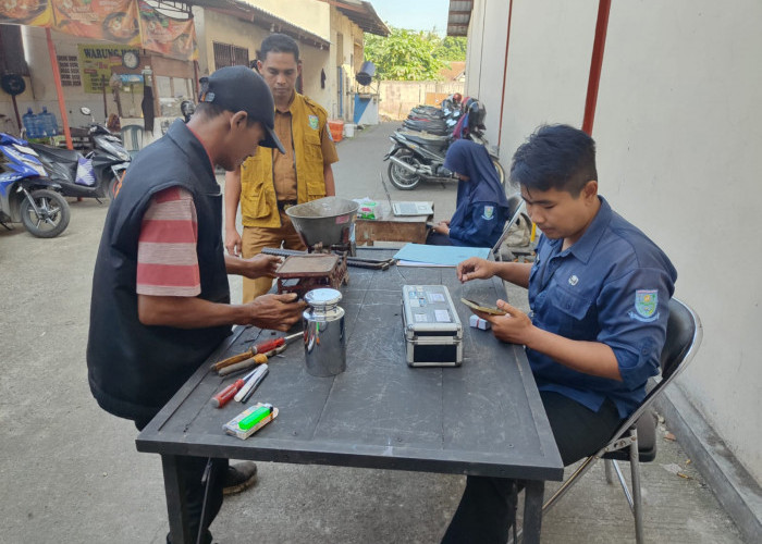 UPTD Metrologi Purbalingga Gelar Tera Ulang di Pasar Bukateja, 70 Persen Pedagang Masih Pakai Timbangan Manual