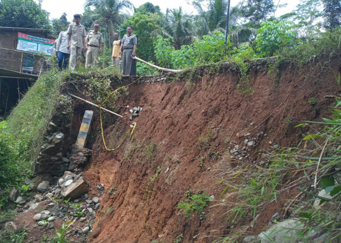 Pemdes Sinduraja Purbalingga Fasilitasi Ganti Rugi Rumah Warga Terdampak Bencana Tanah Longsor 