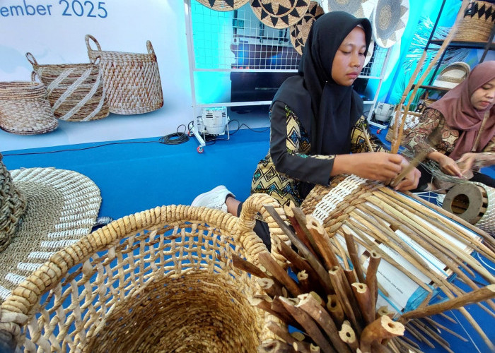 Kerajinan Pisang dan Enceng Gondok Tembus Amerika 