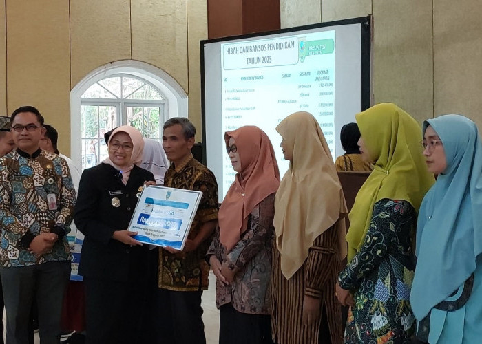 Pemkab Salurkan Dana Rp 64,2 Miliar Hibah dan Bansos Pendidikan
