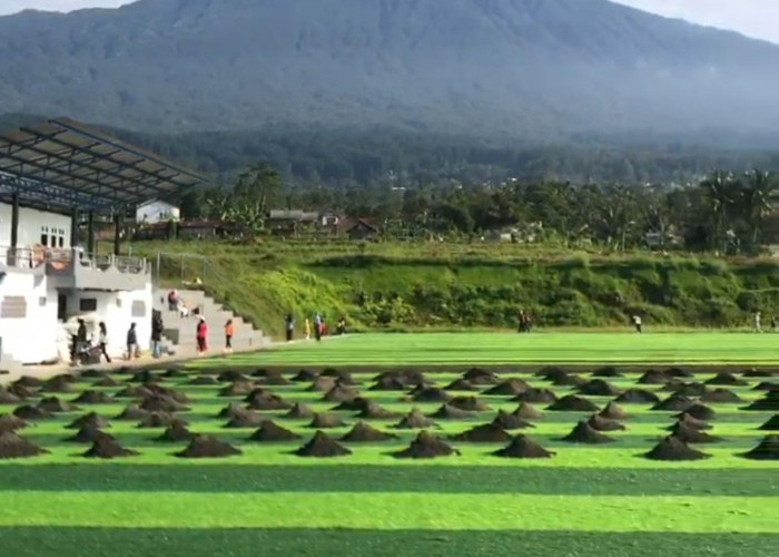 Lapangan Bola View Slamet, Spot Baru Favorit di Baturaden