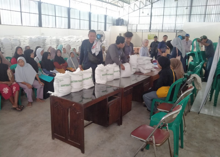 40 Ton Beras CPP Cair di Karangnanas Banyumas, Balai Desa Tak Lagi Menampung