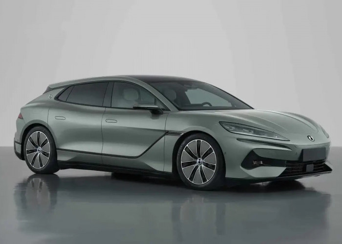 Denza Z9, Mobil Listrik Mewah GIIAS 2025 yang Tantang Tesla dengan Teknologi Futuristik 