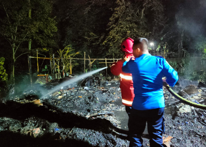 Diduga Korsleting Listrik, Begini Kronologi Rumah Ludes Terbakar di Desa Rempoah Baturraden 