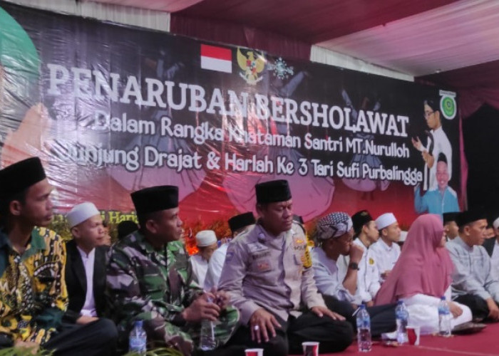 Unik, Wujud Kerukunan Antar Umu Beragama, Penaruban Bersholawat Digelar di Halaman Gereja