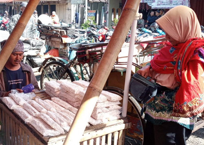 Dampak Kenaikan Harga Plastik, Harga Minyak dan Kedelai Ikut Terkerek