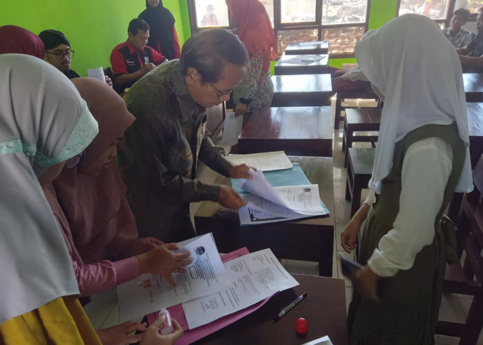 Hari Pertama PPDB SMP N 10 Purwokerto, Surat Pernyataan Belum Terdaftar di Sekolah Swasta Jadi Syarat Wajib