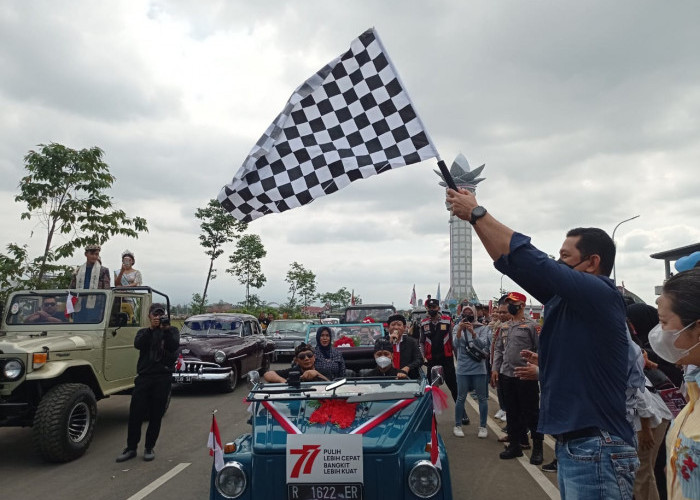 Ratusan Kendaraan Meriahkan Karnaval Mobil Hias HUT RI di Purwokerto