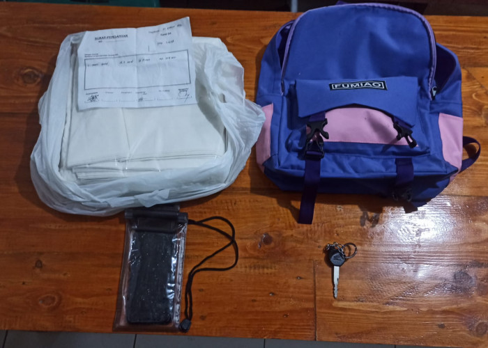 Ini Jejak Barang dari Pengendara Plat  R 4337 JJ di Jembatan Kaliprogo DIY 