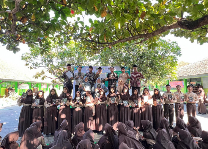 MTs N 1 Kebumen Raih Penghargaan Literasi