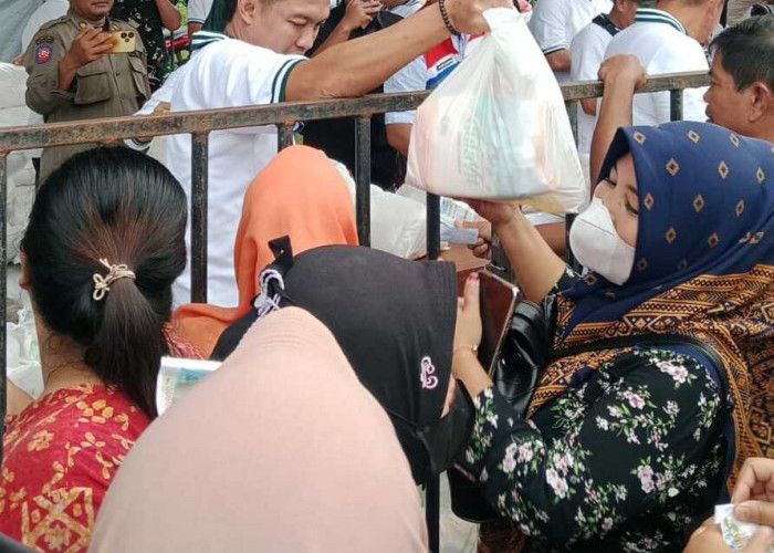 Warga Kesugihan Cilacap Serbu Pasar Murah, Pemkab Siapkan Subsidi Rp 30 Ribu Per Paket
