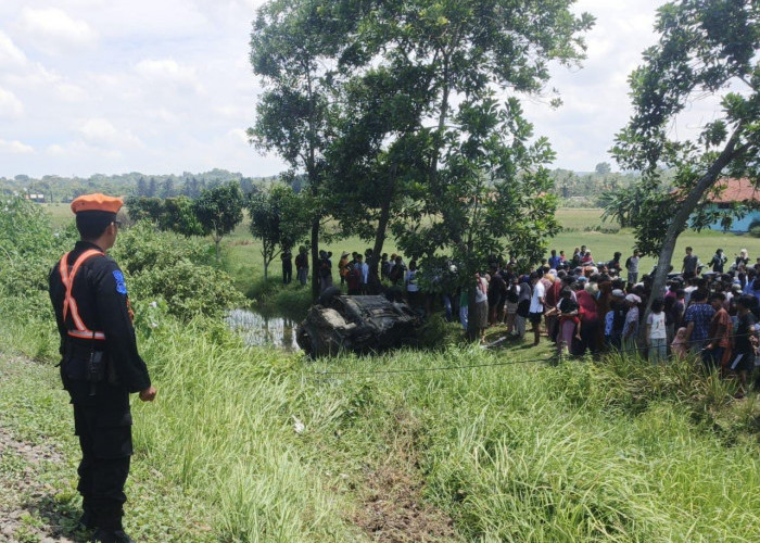 Mobil Tertabrak Kereta Api di Kesugihan Cilacap, Pengemudi Meninggal di Lokasi