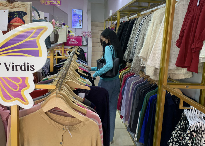Taylor de’Virdis, Thrift Shop Trendy dengan Harga Mulai Rp 5 Ribu