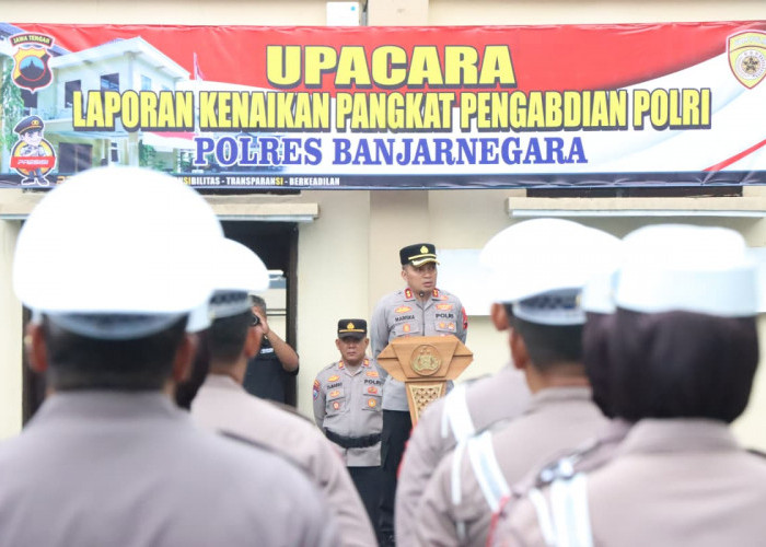 Kapolsek Sigaluh Dapat Kenaikan Pangkat Jelang Purna Tugas, Kapolres Tekankan Makna Pengabdian