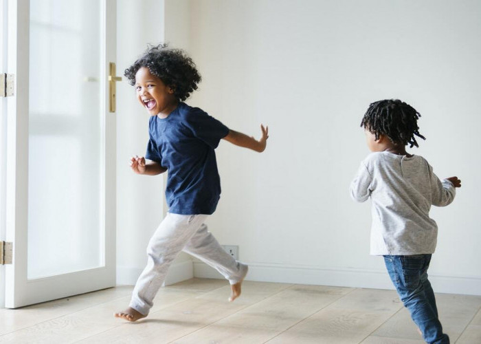 7 Tips Mendidik Anak Hiperaktif, Orang Tua Terhindar Stres