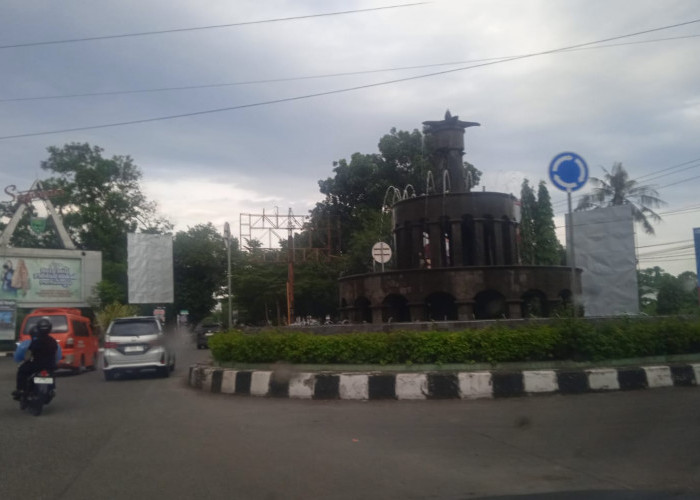 Bikin Bingung Pengendara, Bundaran Segamas Butuh Tambahan Lampu