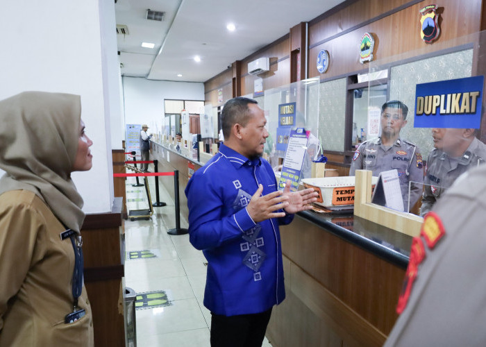 Dorong Layanan Publik dan Edukasi Keselamatan, Dewan Komisaris Jasa Raharja Tinjau Samsat Semarang III