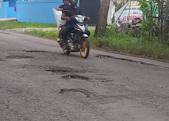 Berlubang, Kondisi Jalan Buluspesantren-Kebumen Kembali Dikeluhkan Warga