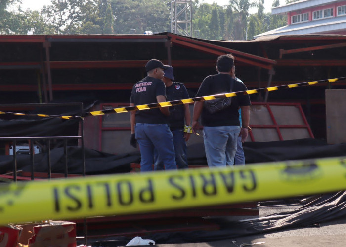 Panggung VIP Kejurnas Drift RD 3 di Gor Satria Purwokerto Ambruk, Puluhan Penonton Terjerembab