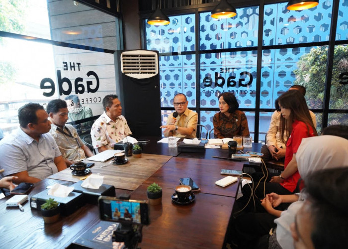 Ngopi Bareng Jurnalis, Menteri Mukhtarudin Ajak Media Perkuat Narasi Migrasi Aman dan Bermartabat