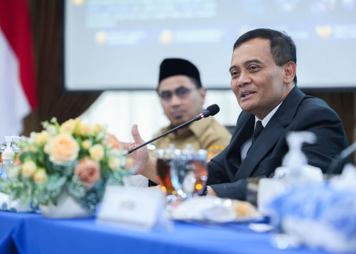 Ahmad Luthfi Realokasi Rp 200 Miliar untuk Percepat Perbaikan Jalan Rusak di Jateng