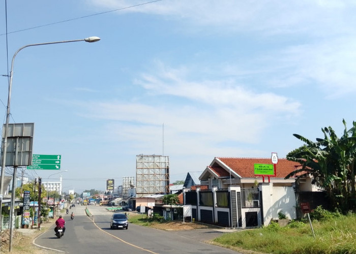 Lampu Jalan Mati 3 Tahun Pengendara Kerap Jatuh, Warga Sumpiuh Banyumas Keluhkan Minim Penerangan