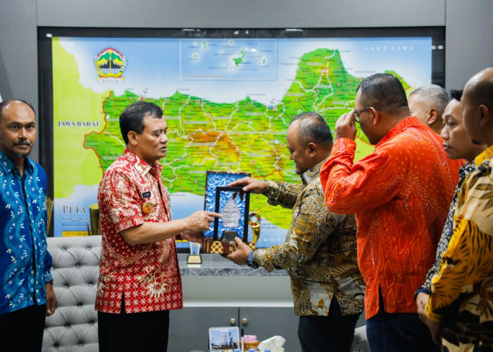 Dongkrak Ekonomi dan Investasi,  Ahmad Luthfi Ingin Pengembangan Pelabuhan di Jawa Tengah Dipercepat