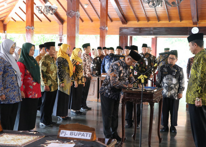 Pj Bupati Banjarnegara Lantik 15 Pejabat Baru, Rotasi Berdasarkan Kebutuhan Organisasi