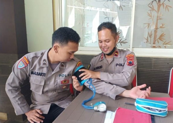 Tim Dokkes Cek Kesehatan Petugas Pos Pam dan Pos Yan Ops Lilin Candi di Banyumas, Ini Sebabnya