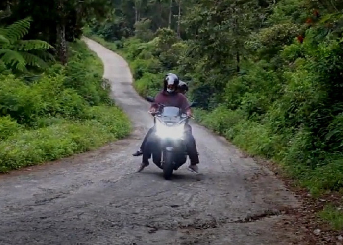 Cara Aman Ngerem Motor Matic Saat Berada di Tanjakan