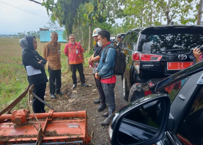 Bupati Berang Soal Jalan Bojong-Panican, Akankah Putus Kontrak?