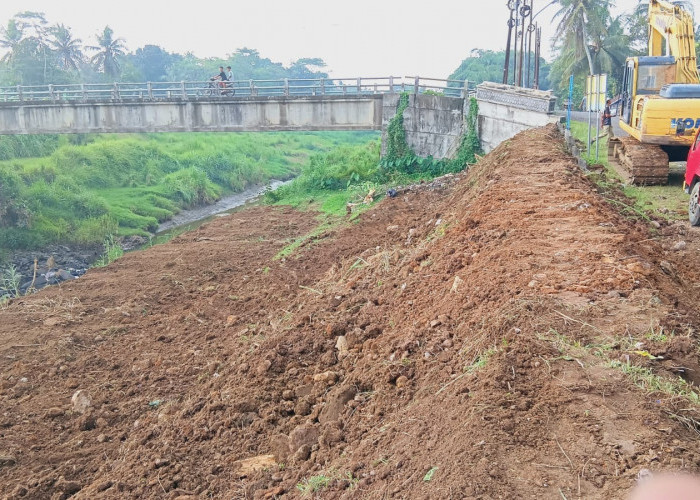 Cegah Banjir, BPBD Kebimen Tangani Tanggul Kritis Sungai Kemit
