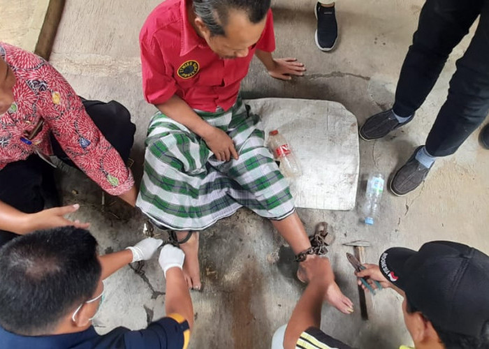 Kaki Dirantai Pasung, Lelaki ODGJ di Kedungwringin Jatilawang Akhirnya Dibebaskan
