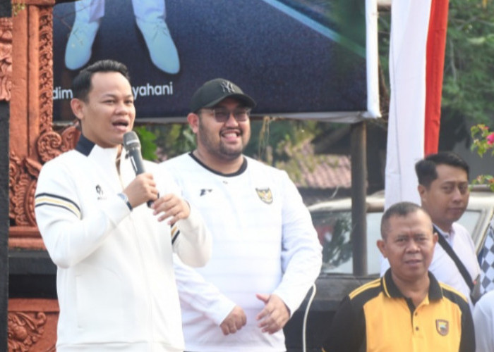 Lepas Jalan Sehat, Mas Bupati Pamerkan Kenaikan Anggaran Perbaikan Jalan