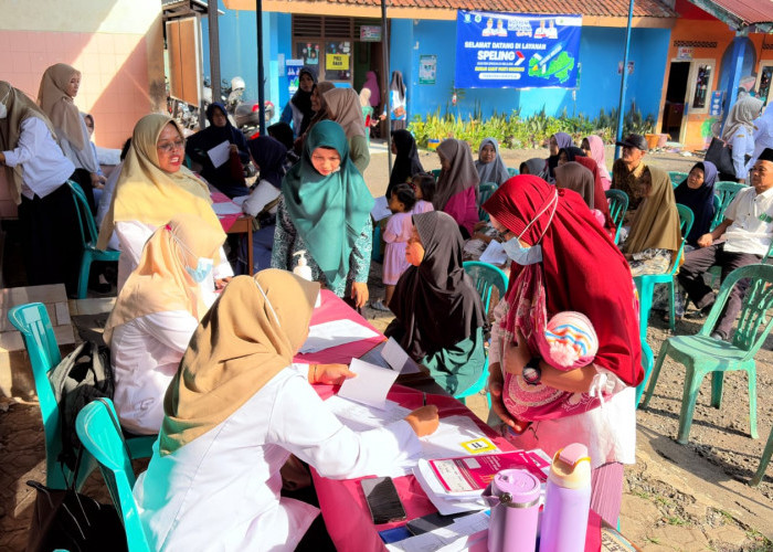 Dokter Spesialis Keliling Sasar 100 Warga Desa Tidu, Pemeriksaan Kandungan hingga Anak Gratis