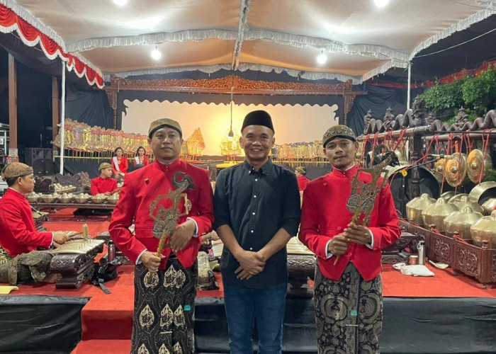 Rutin Pentaskan Wayang Kulit, Sumanto Dapat Gelar Satriyo Pelestari Budaya Ringgit Purwo