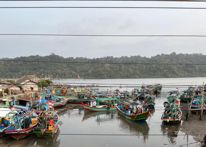 Awal Agustus, Pesisir Cilacap Dihadang Gelombang Tinggi 4 Meter 