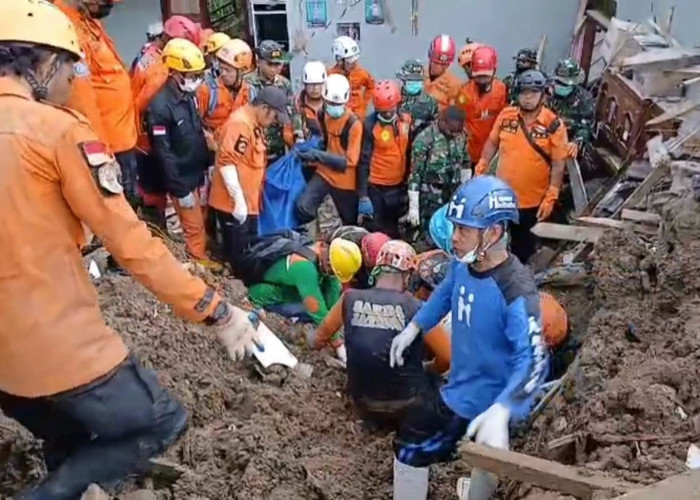 Hari Keempat Pencarian Longsor Pandanarum, Satu Korban Ditemukan di Kedalaman Dua Meter