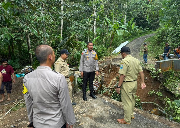 Jembatan Sungai Lusi Sudah Rusak Sejak April 2024, Penanganan Darurat Mulai Dilakukan