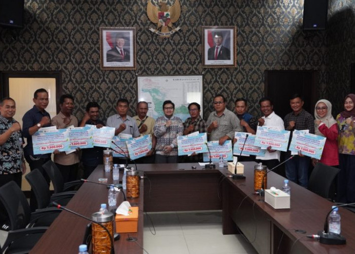 Delapan Kelompok Nelayan di Cilacap Terima Bantuan untuk Festival Nelayan 2026