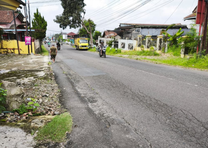 Jalan Baturraden Banyumas Bergelombang, Dikeluhkan Warga Lantaran Ganggu Akses Wisata