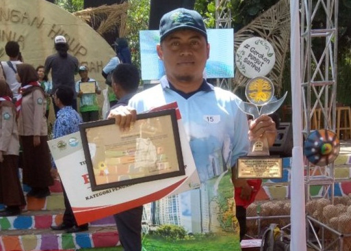 M. Nurhidayat Kampanyekan Gerakan Menabung Sampah Minyak Jelantah di Cilacap, Diganjar Penghargaan  