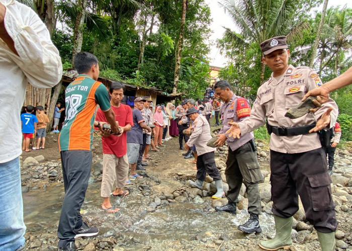 Warga Mulai Kerja Bakti, Penanganan Darurat Jalan Putus Akibat Longsor di Panusupan Ditarget Selesai 6 Hari